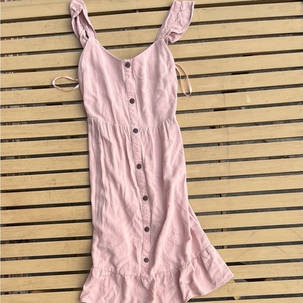 Dress With Button Font